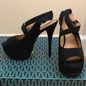 WORN ONCE shoe dazzle high heels